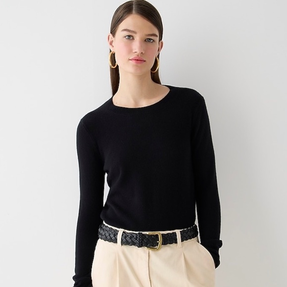 Mine won't make you look frumpy - promise! 🤣 So many {Anthropologie} sweaters! - Picture 8 of 15